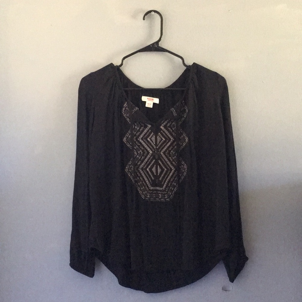 Black Mossimo embroidered top